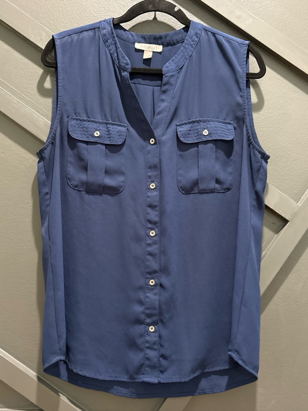 Roz & Ali Sleeveless Button-Front Camisole in Blue